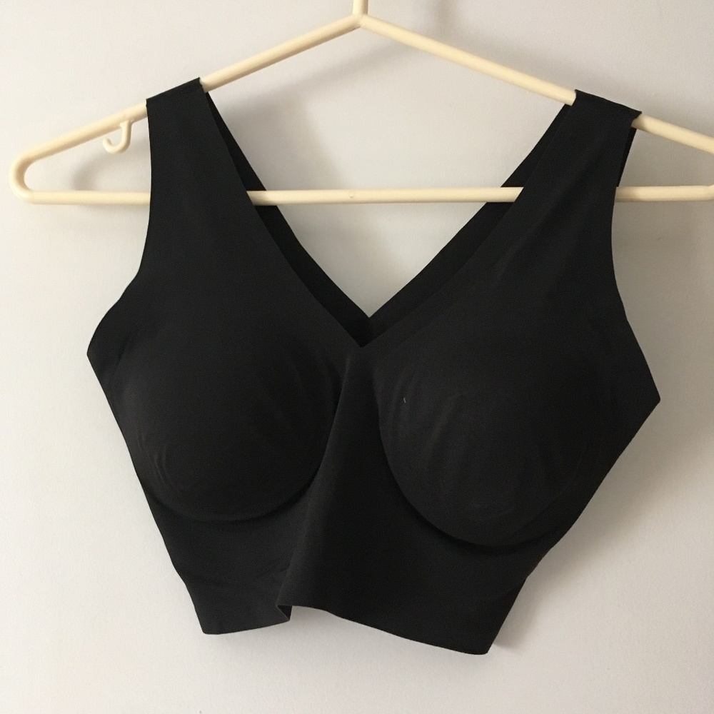 New TRUE Pull On Wirefree Claspfree V Neck Padded Bra Black M